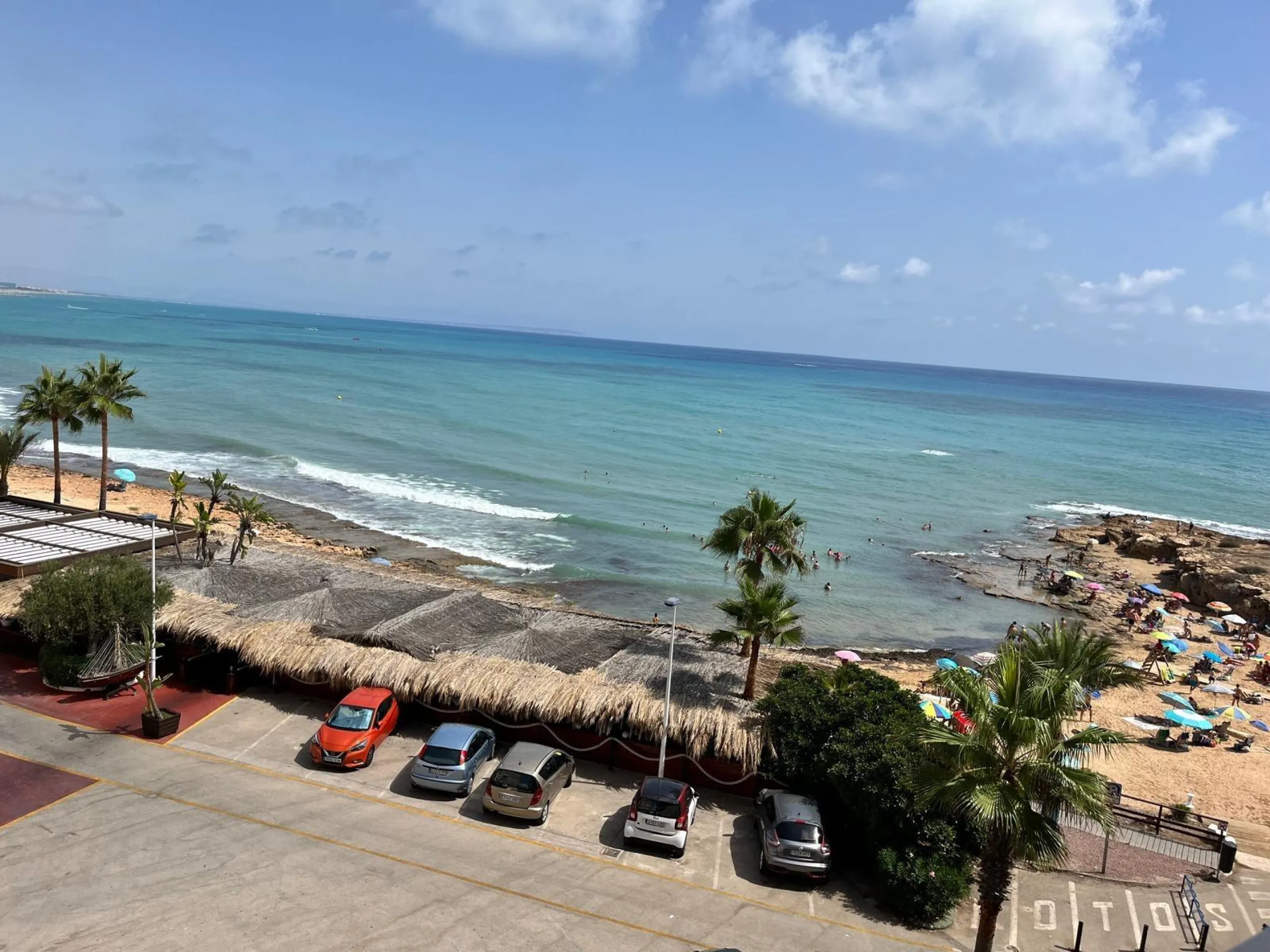 APARTAMENTO DE LUJO . EN PRIMERA LINEA CON VISTAS AL MAR