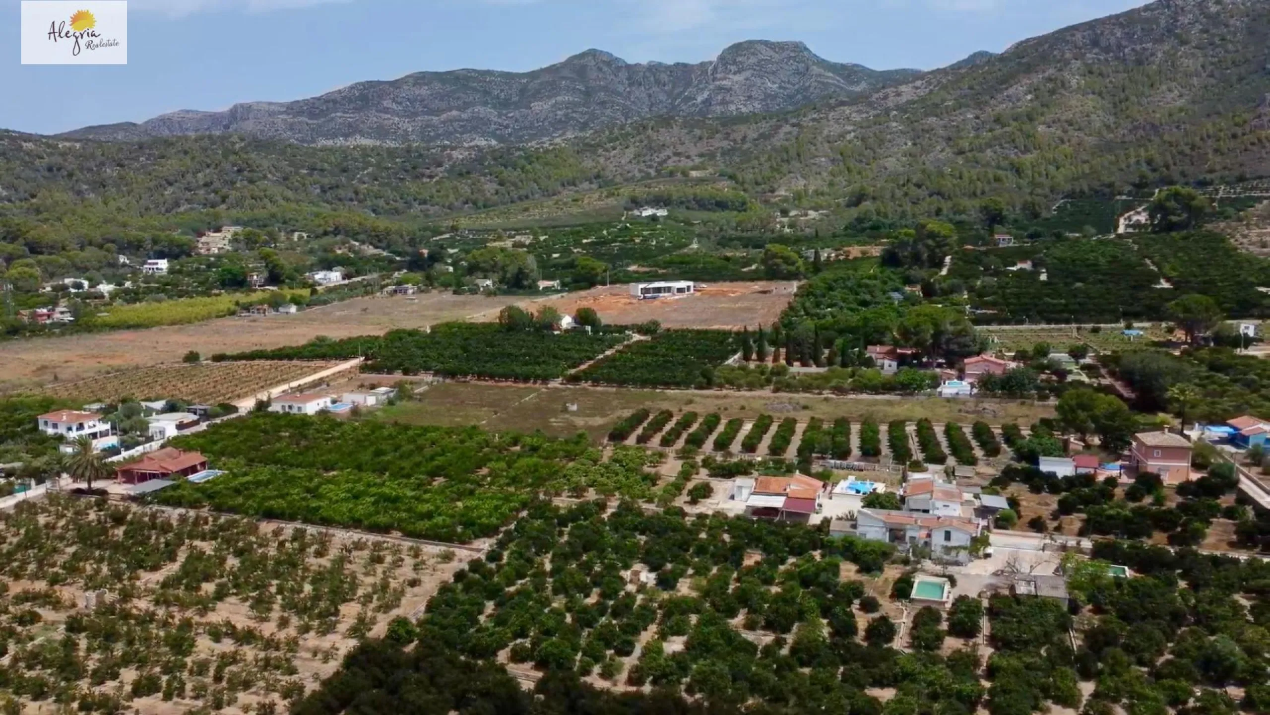 EXCLUSIVA VILLA DE OBRA NUEVA
