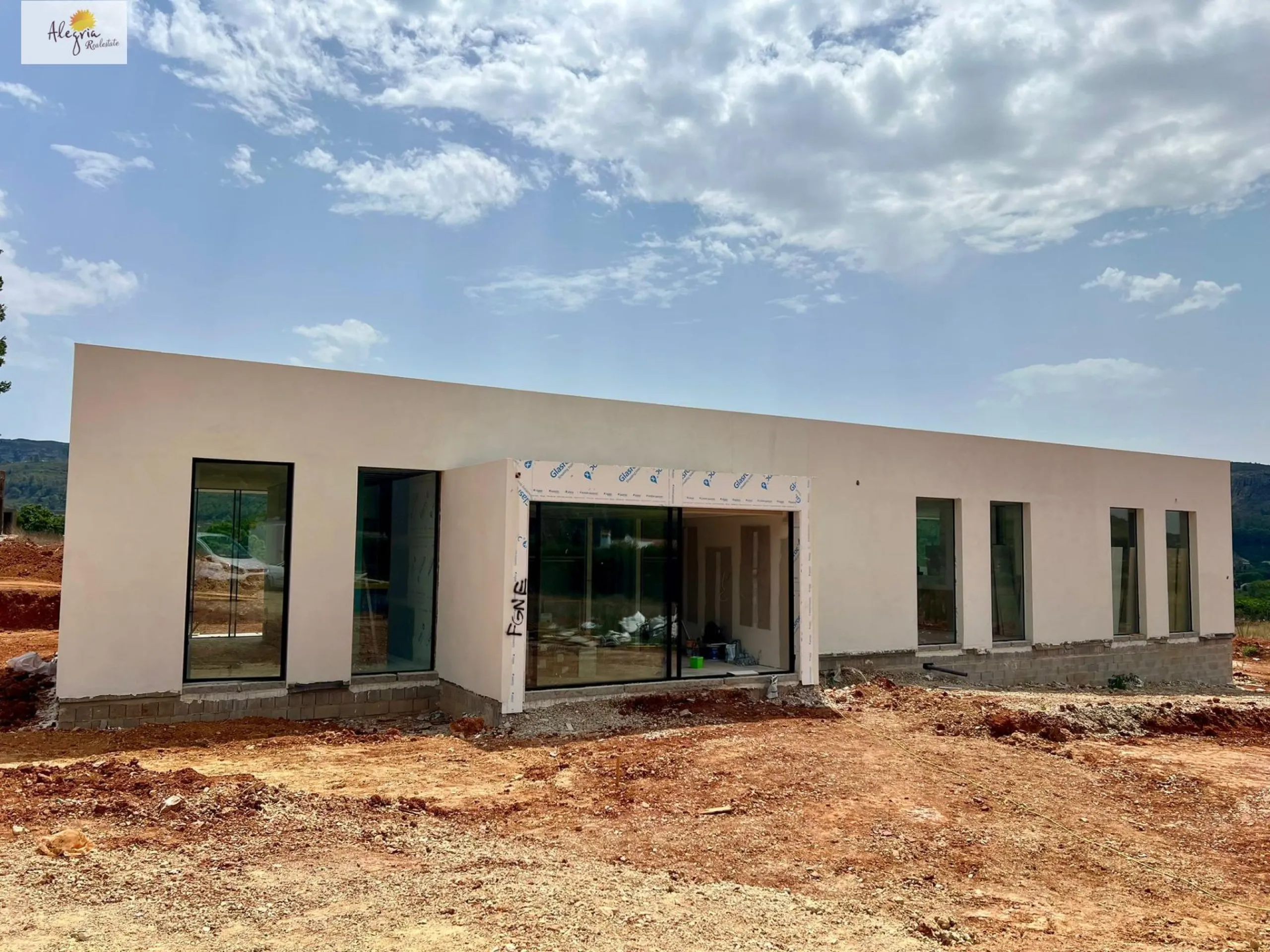 EXCLUSIVA VILLA DE OBRA NUEVA