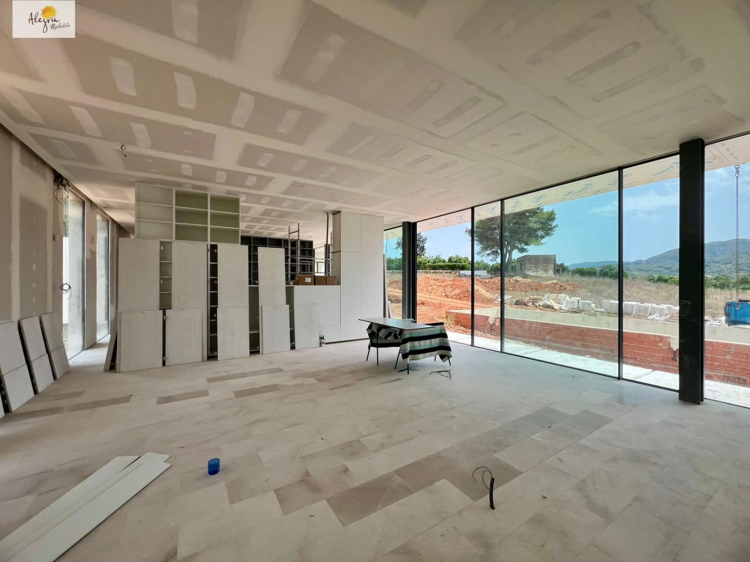 EXCLUSIVA VILLA DE OBRA NUEVA