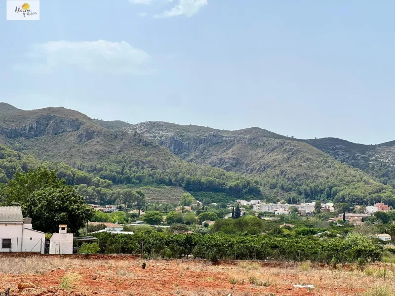 EXCLUSIVA VILLA DE OBRA NUEVA