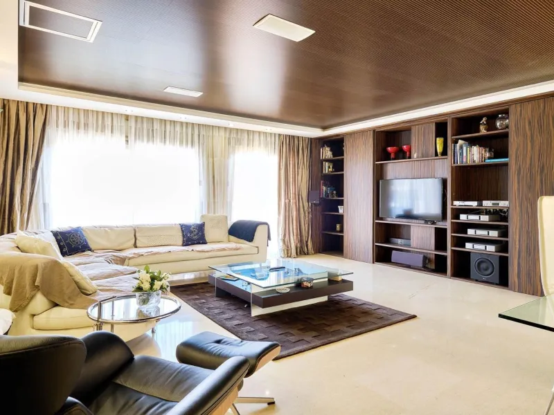 ÁTICO DE LUJO EN LA PLAZA DEL TEATRO. 228 M2. 3 DORM. 3 BAÑOS. SOLARIUM 80 M2. PLAYA A 600 METROS.