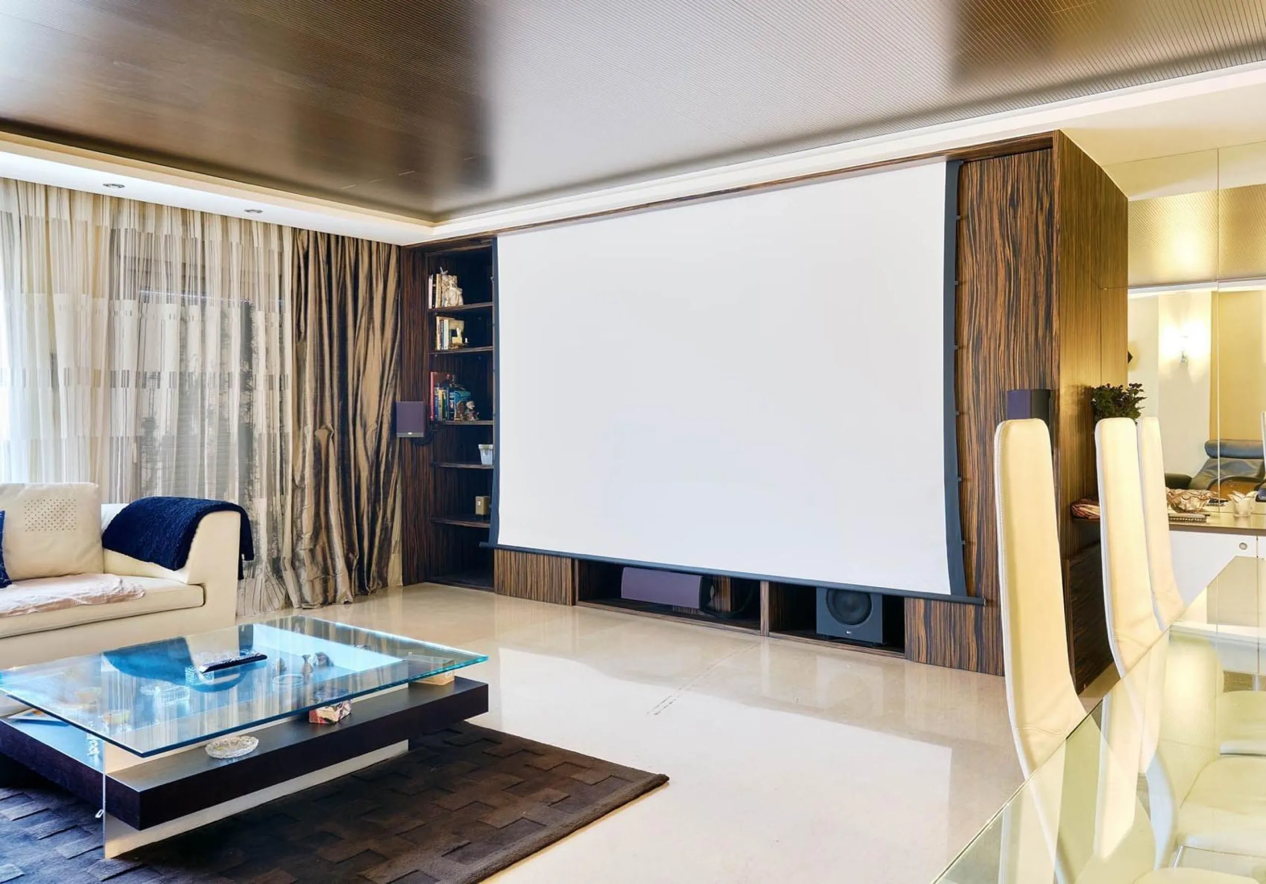 ÁTICO DE LUJO EN LA PLAZA DEL TEATRO. 228 M2. 3 DORM. 3 BAÑOS. SOLARIUM 80 M2. PLAYA A 600 METROS.