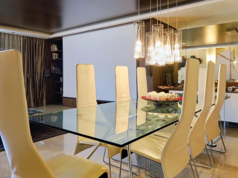 ÁTICO DE LUJO EN LA PLAZA DEL TEATRO. 228 M2. 3 DORM. 3 BAÑOS. SOLARIUM 80 M2. PLAYA A 600 METROS.