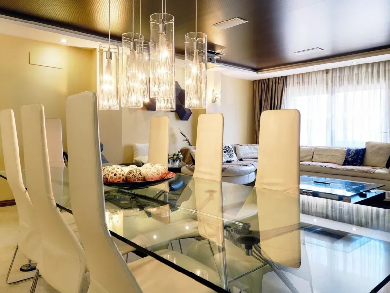 ÁTICO DE LUJO EN LA PLAZA DEL TEATRO. 228 M2. 3 DORM. 3 BAÑOS. SOLARIUM 80 M2. PLAYA A 600 METROS.