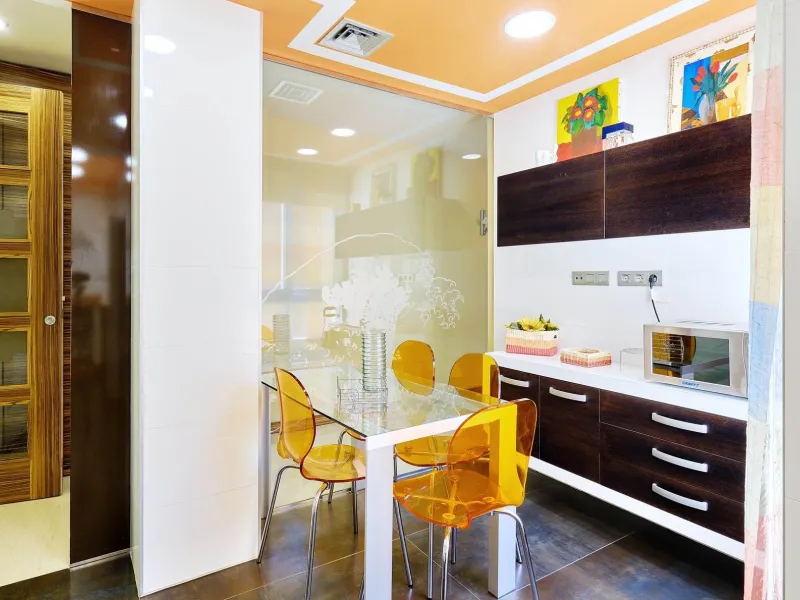 ÁTICO DE LUJO EN LA PLAZA DEL TEATRO. 228 M2. 3 DORM. 3 BAÑOS. SOLARIUM 80 M2. PLAYA A 600 METROS.