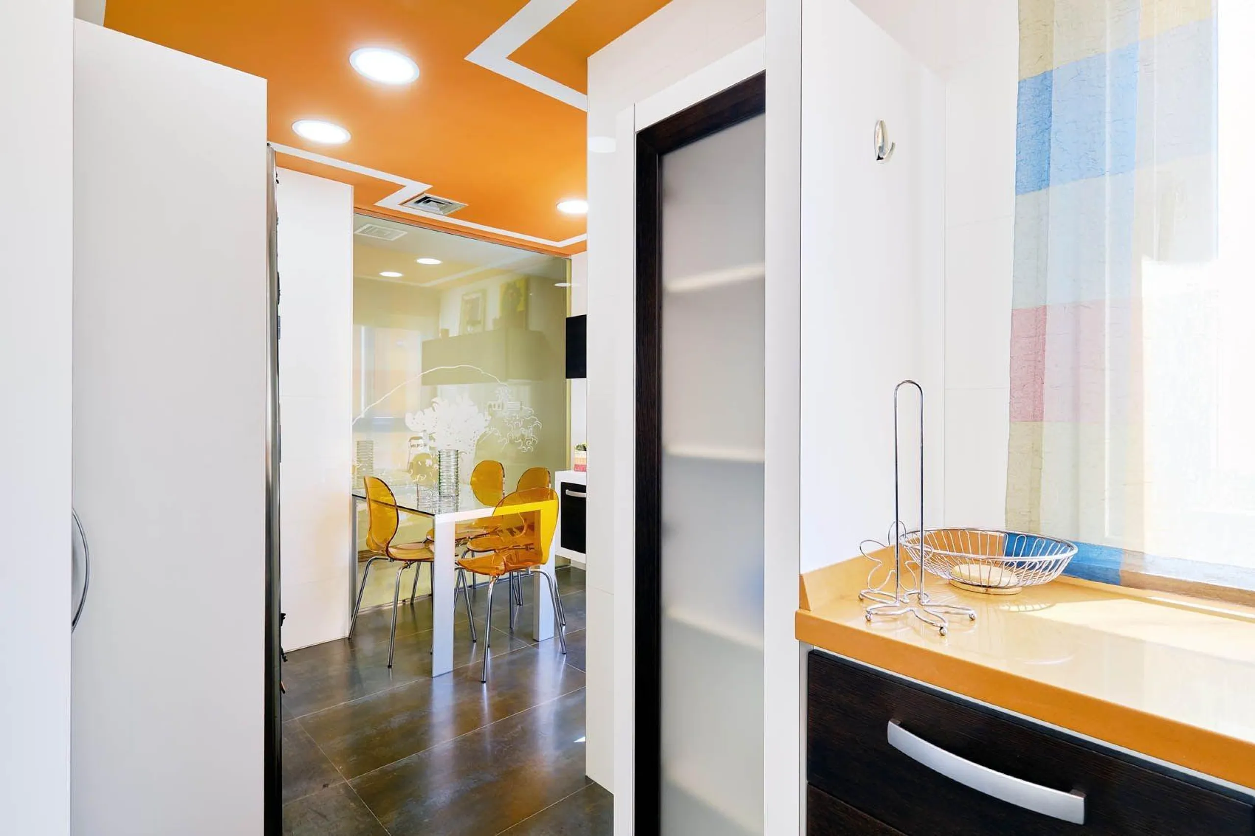 ÁTICO DE LUJO EN LA PLAZA DEL TEATRO. 228 M2. 3 DORM. 3 BAÑOS. SOLARIUM 80 M2. PLAYA A 600 METROS.