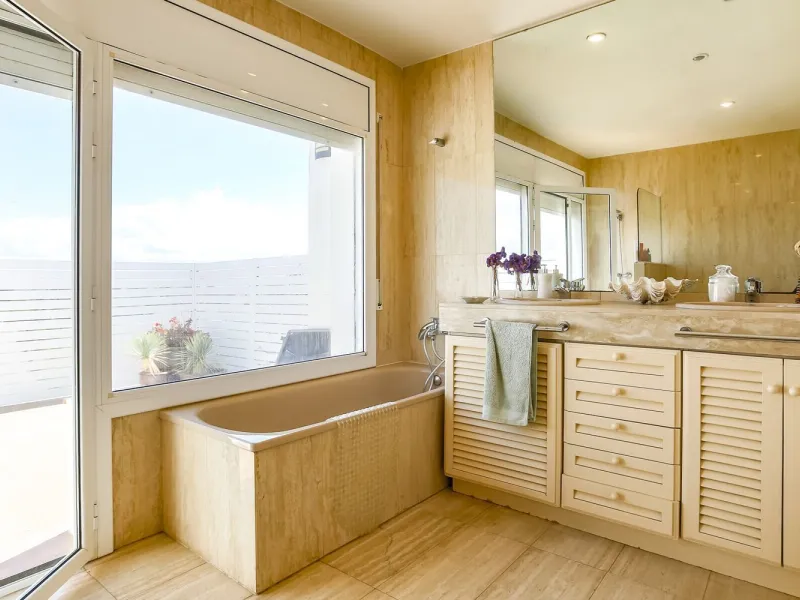 Villa with Panoramic Sea and Golf Views in Sitges, Can Girona