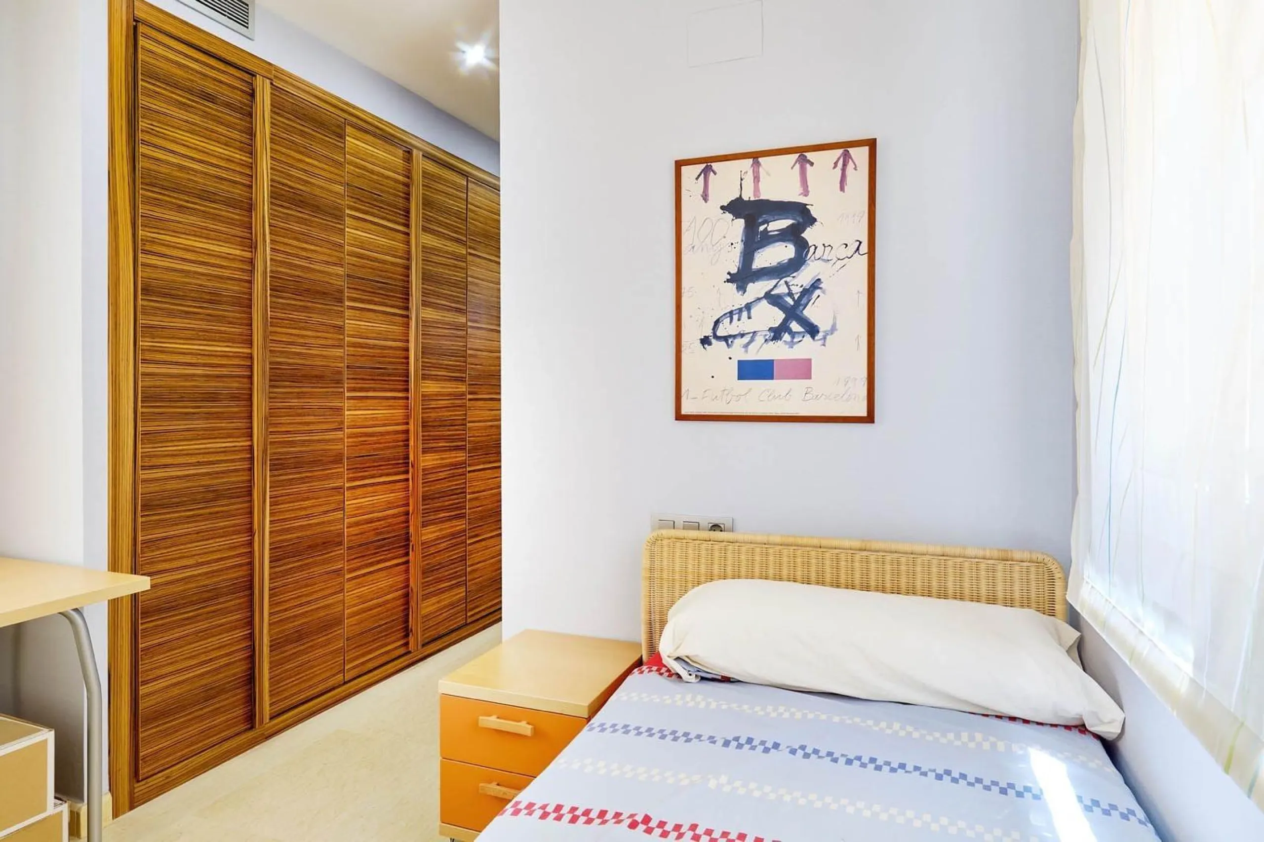 ÁTICO DE LUJO EN LA PLAZA DEL TEATRO. 228 M2. 3 DORM. 3 BAÑOS. SOLARIUM 80 M2. PLAYA A 600 METROS.