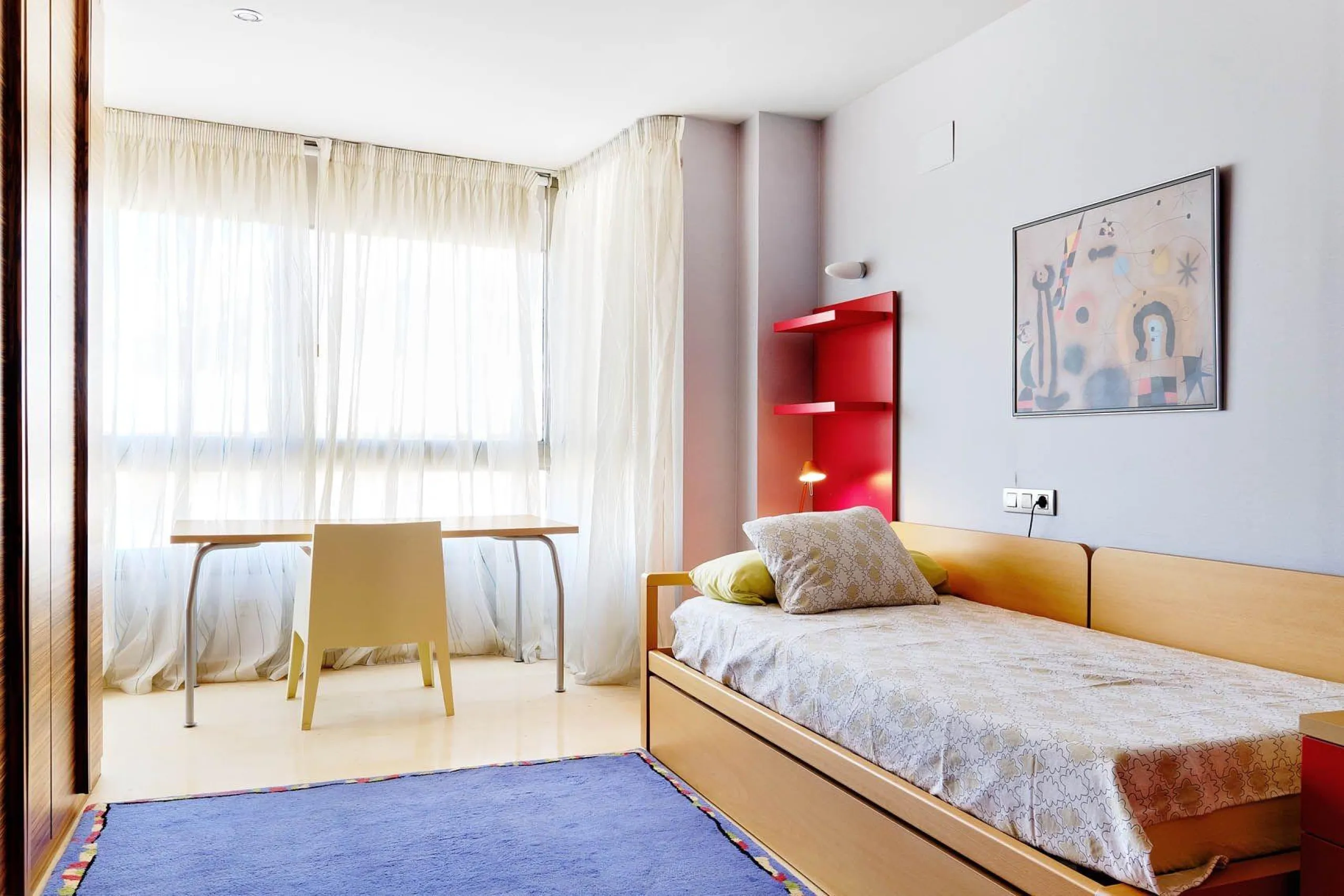 ÁTICO DE LUJO EN LA PLAZA DEL TEATRO. 228 M2. 3 DORM. 3 BAÑOS. SOLARIUM 80 M2. PLAYA A 600 METROS.