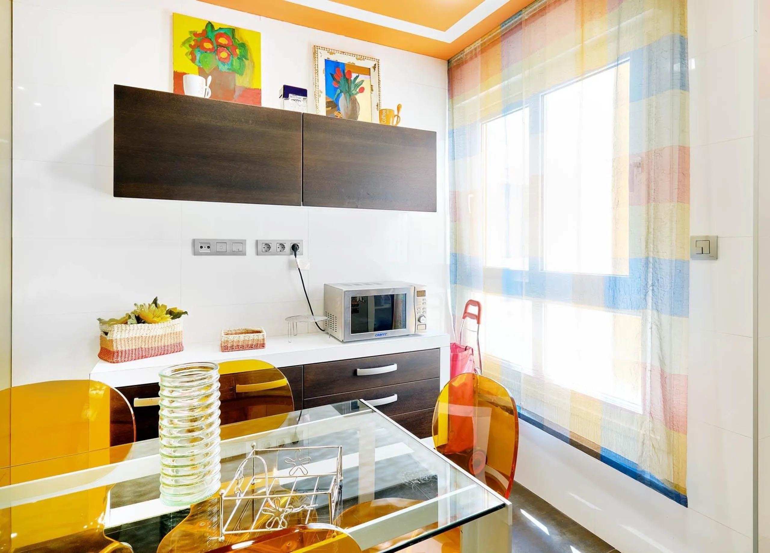 ÁTICO DE LUJO EN LA PLAZA DEL TEATRO. 228 M2. 3 DORM. 3 BAÑOS. SOLARIUM 80 M2. PLAYA A 600 METROS.