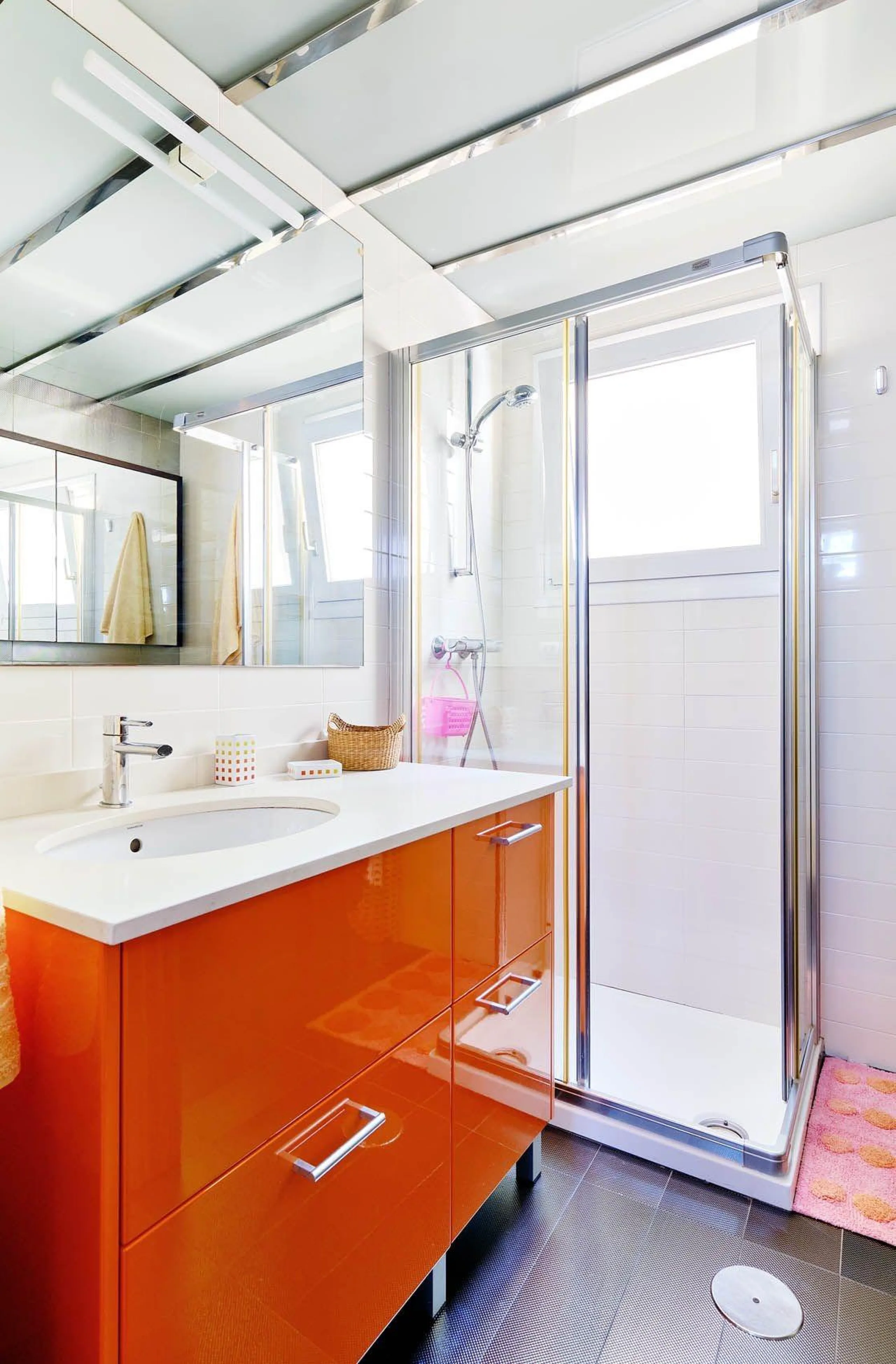 ÁTICO DE LUJO EN LA PLAZA DEL TEATRO. 228 M2. 3 DORM. 3 BAÑOS. SOLARIUM 80 M2. PLAYA A 600 METROS.