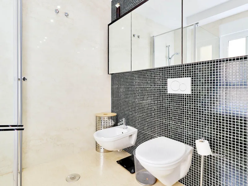 ÁTICO DE LUJO EN LA PLAZA DEL TEATRO. 228 M2. 3 DORM. 3 BAÑOS. SOLARIUM 80 M2. PLAYA A 600 METROS.