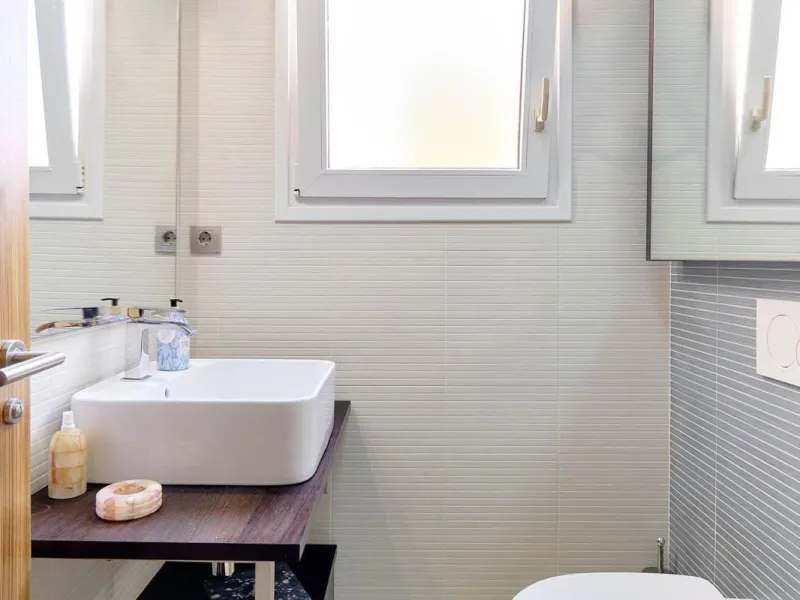 ÁTICO DE LUJO EN LA PLAZA DEL TEATRO. 228 M2. 3 DORM. 3 BAÑOS. SOLARIUM 80 M2. PLAYA A 600 METROS.