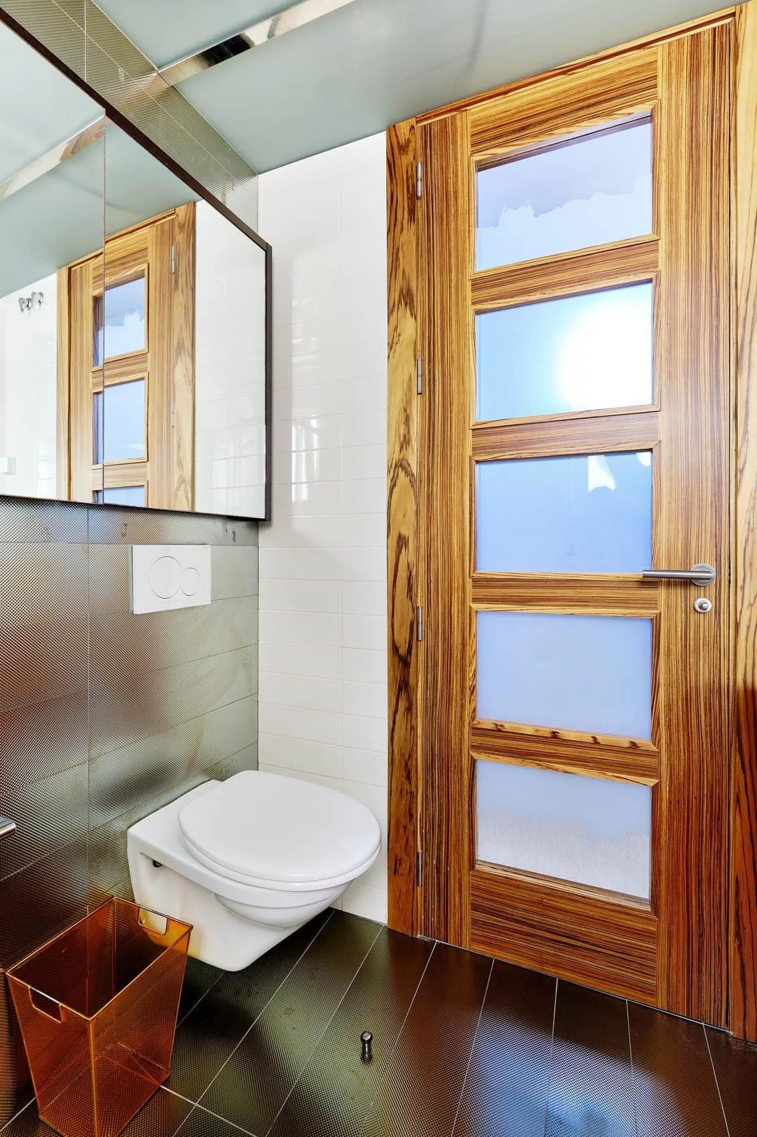 ÁTICO DE LUJO EN LA PLAZA DEL TEATRO. 228 M2. 3 DORM. 3 BAÑOS. SOLARIUM 80 M2. PLAYA A 600 METROS.