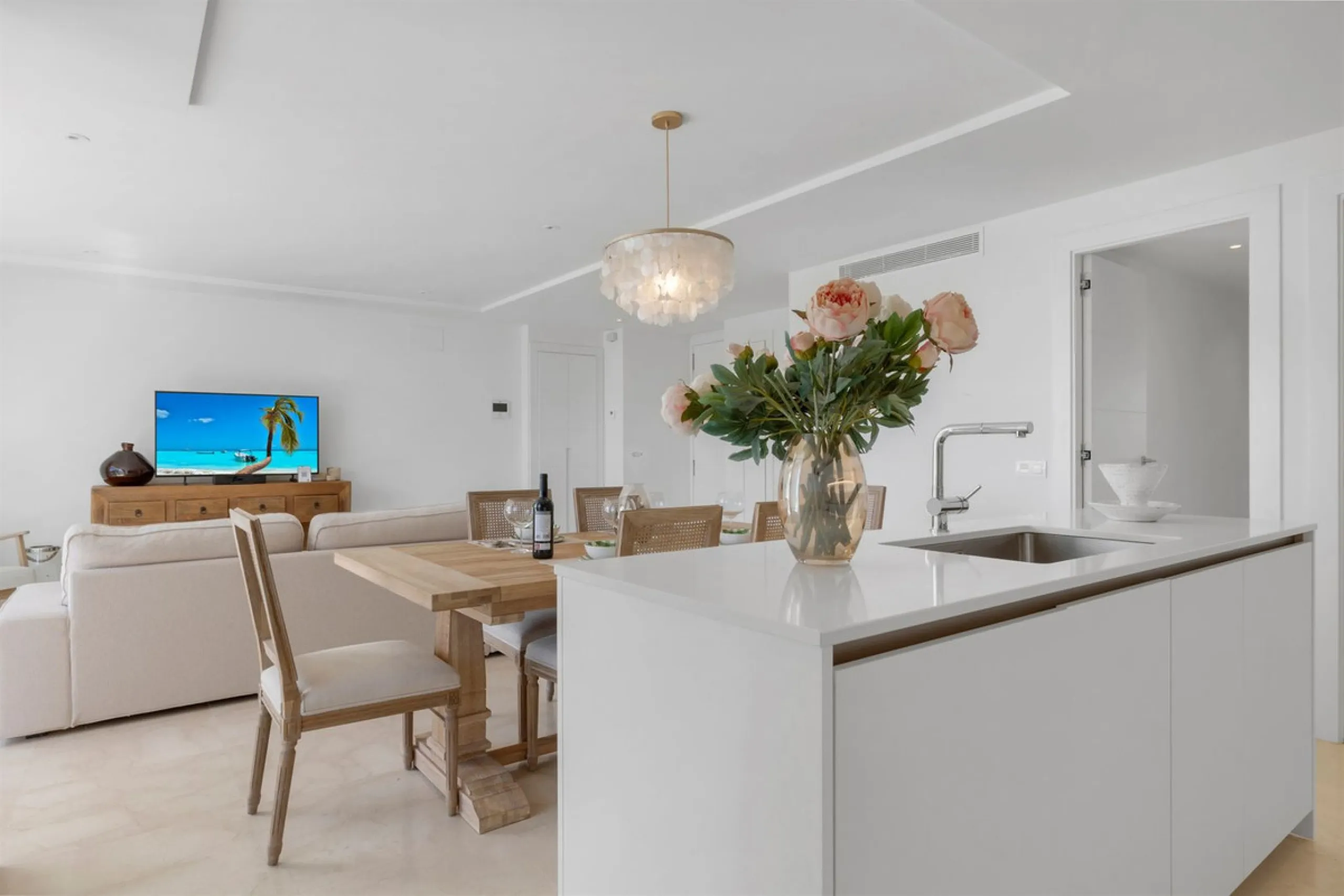 Südlich ausgerichtetes Penthouse mit privatem Pool zu verkaufen