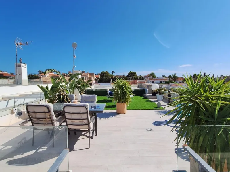 Beautiful luxury villa in La Siesta
