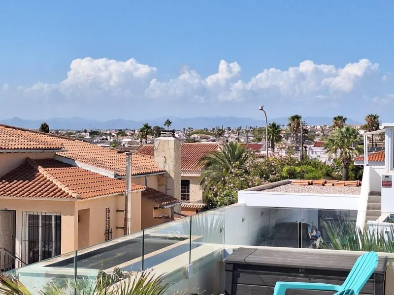 Beautiful luxury villa in La Siesta