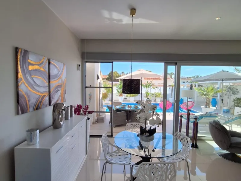 Beautiful luxury villa in La Siesta