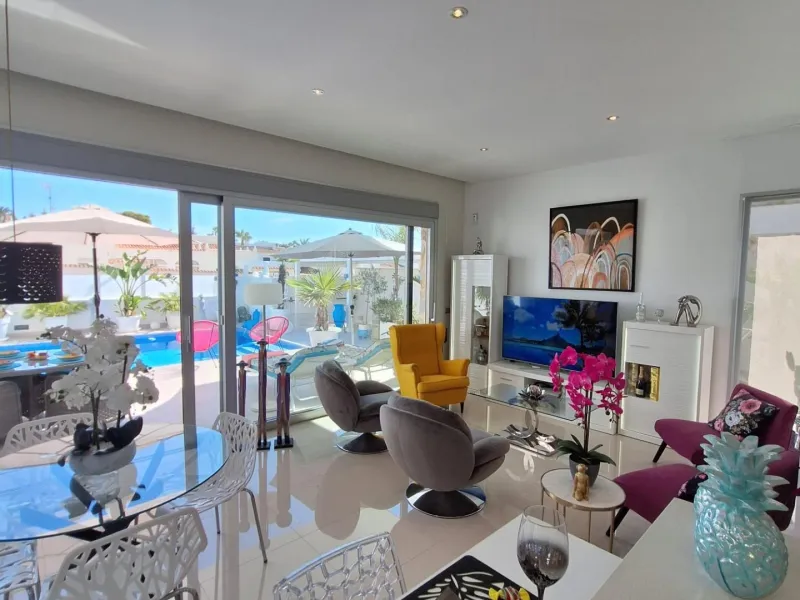 Beautiful luxury villa in La Siesta