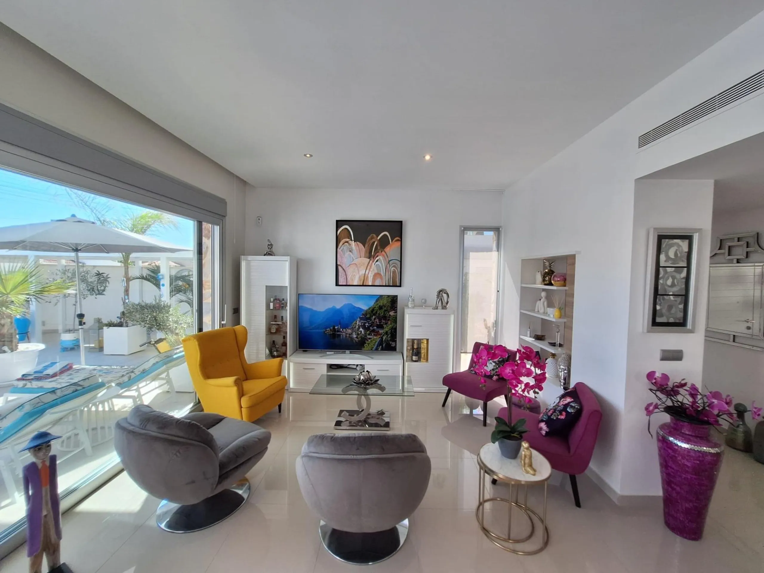 Beautiful luxury villa in La Siesta