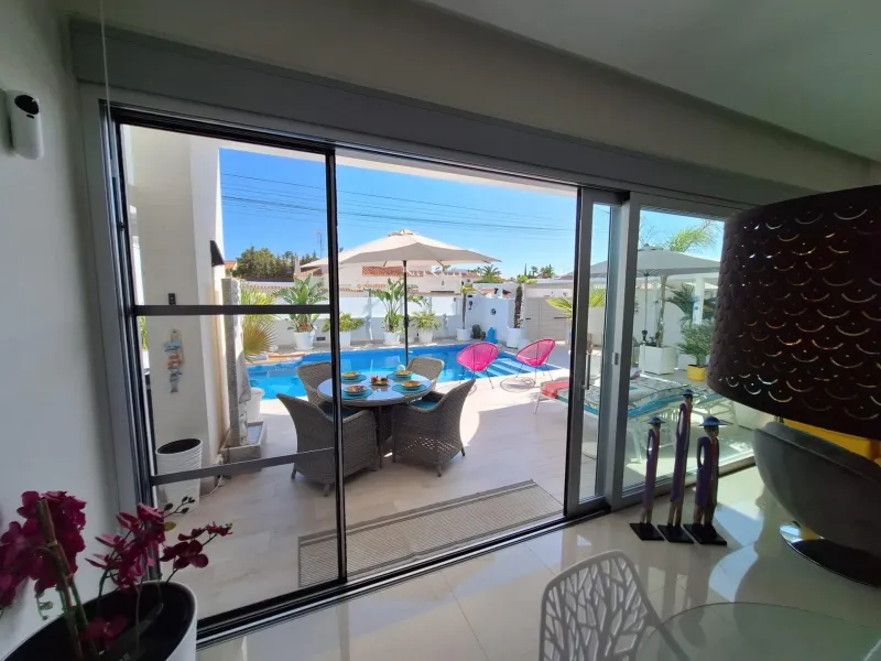 Beautiful luxury villa in La Siesta