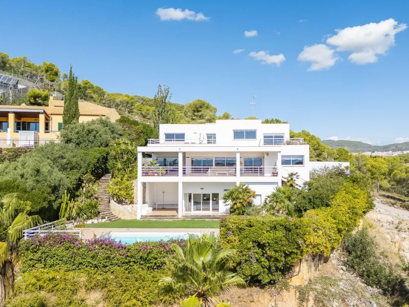 Villa with Panoramic Sea and Golf Views in Sitges, Can Girona