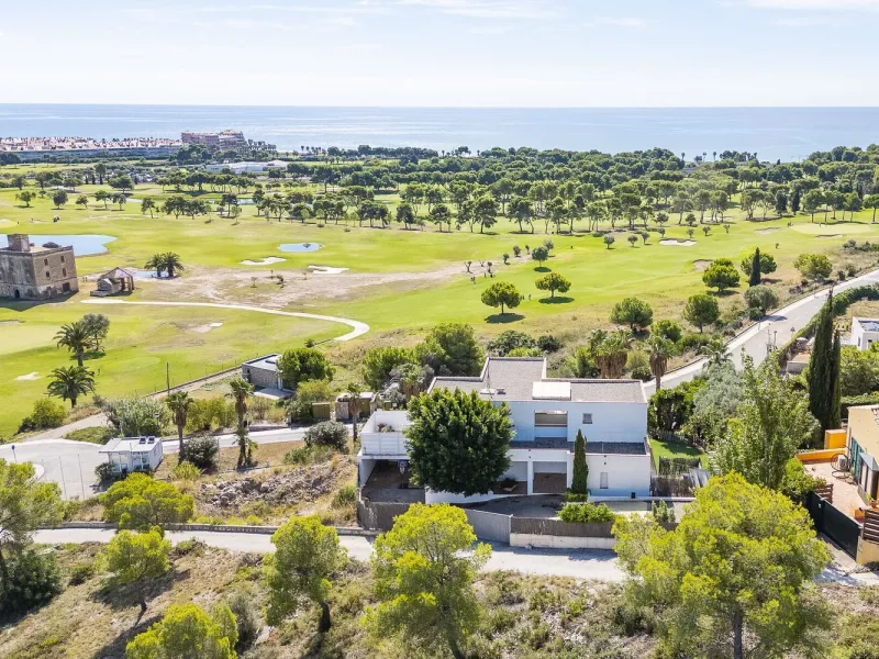Villa with Panoramic Sea and Golf Views in Sitges, Can Girona