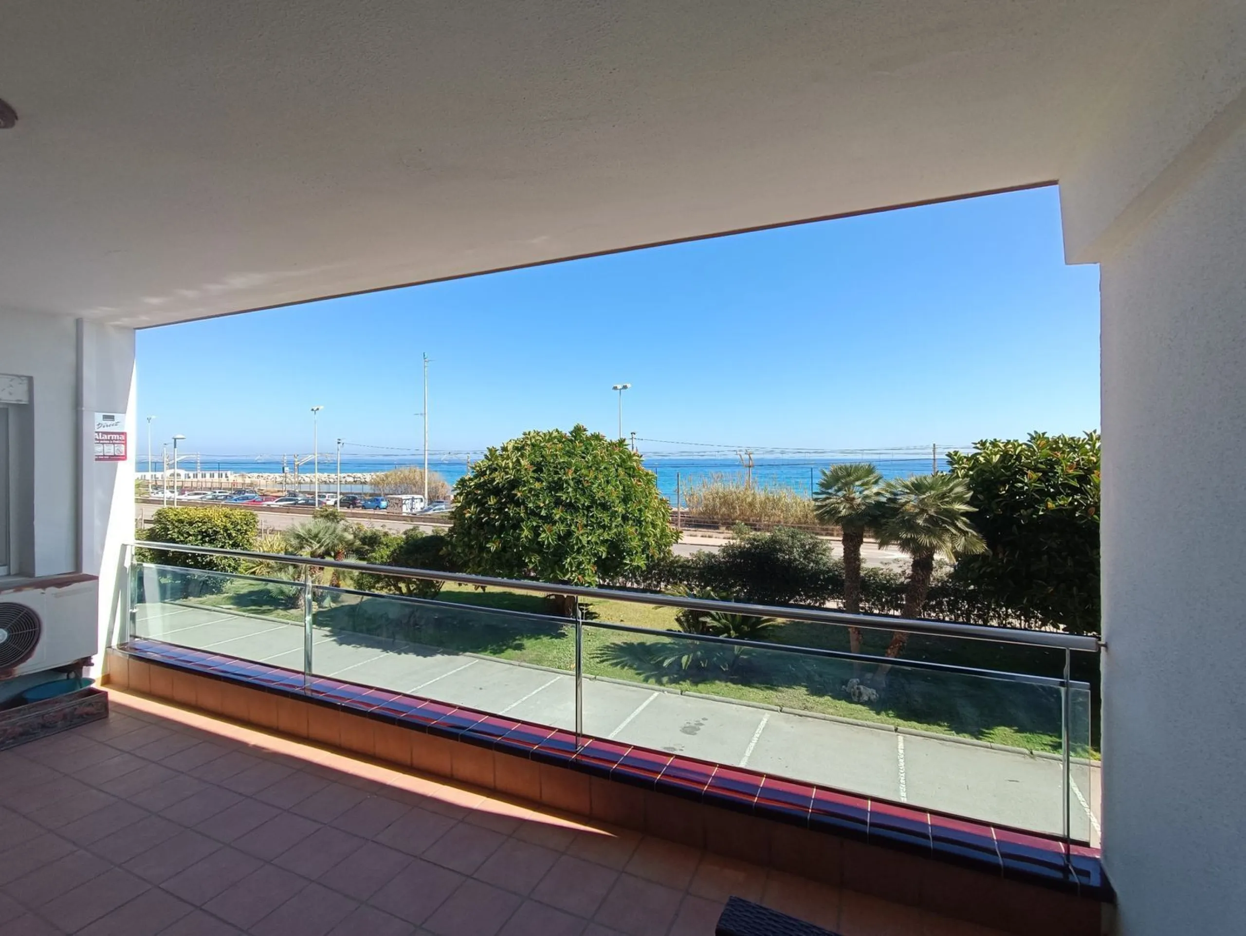 Seafront Apartment with Terrace and Parking in Vilassar de Mar, Barcelona