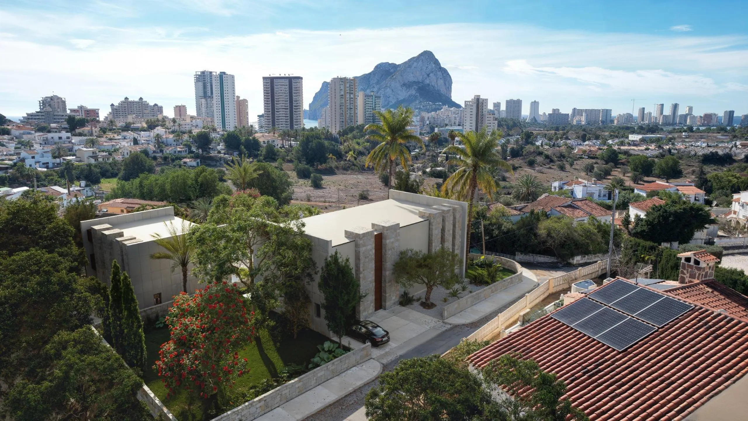 Detached villas with private pool in La Merced