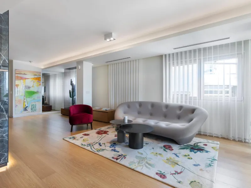 REFORMANDO APARTAMENTO EN EL CENTRO DE TORREVIEJA. 134 M2. 2 DORM. 2 BAÑOS.