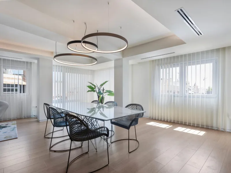 REFORMANDO APARTAMENTO EN EL CENTRO DE TORREVIEJA. 134 M2. 2 DORM. 2 BAÑOS.