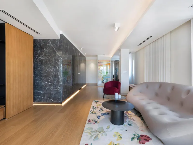 REFORMANDO APARTAMENTO EN EL CENTRO DE TORREVIEJA. 134 M2. 2 DORM. 2 BAÑOS.