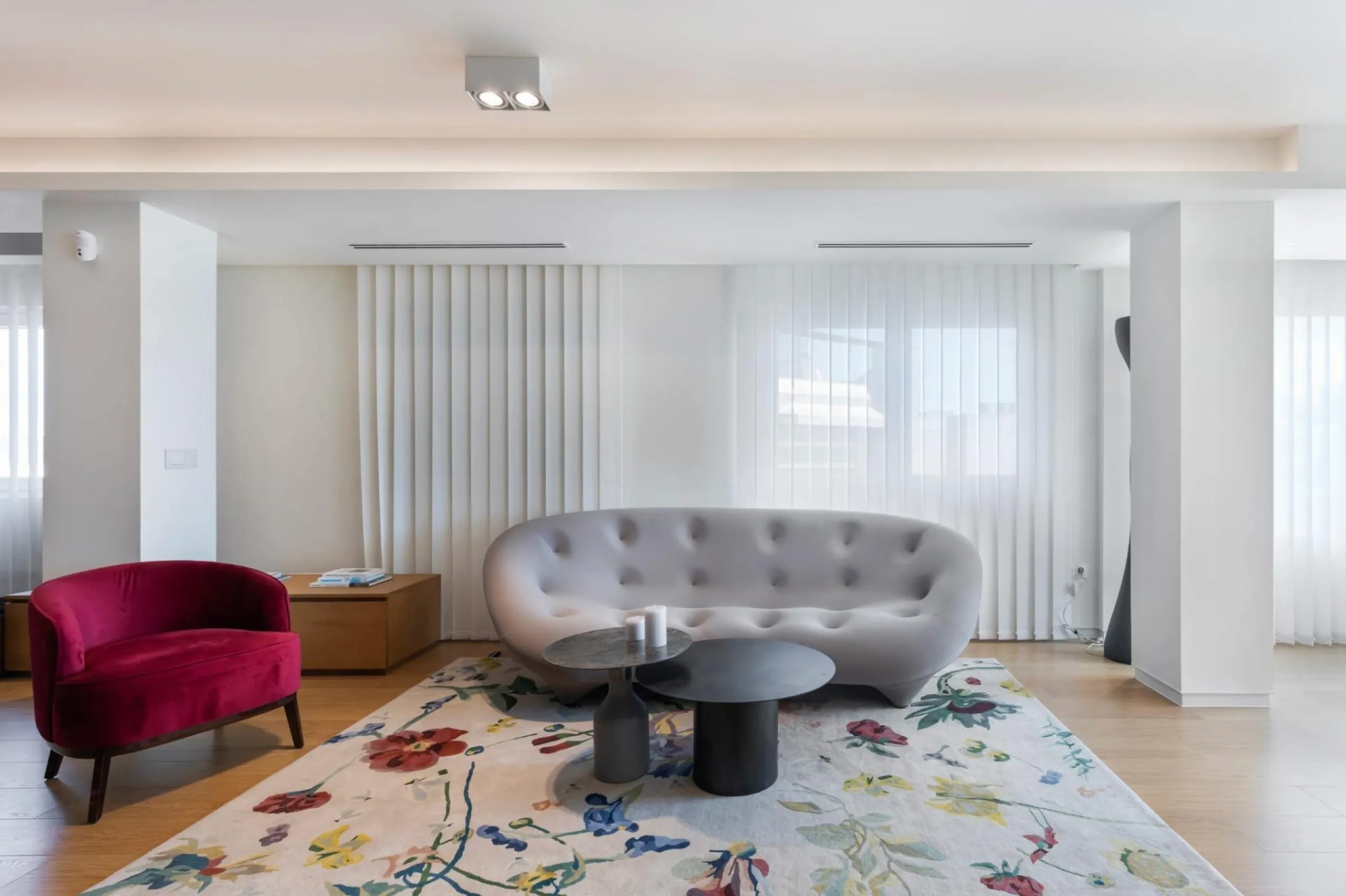 REFORMANDO APARTAMENTO EN EL CENTRO DE TORREVIEJA. 134 M2. 2 DORM. 2 BAÑOS.