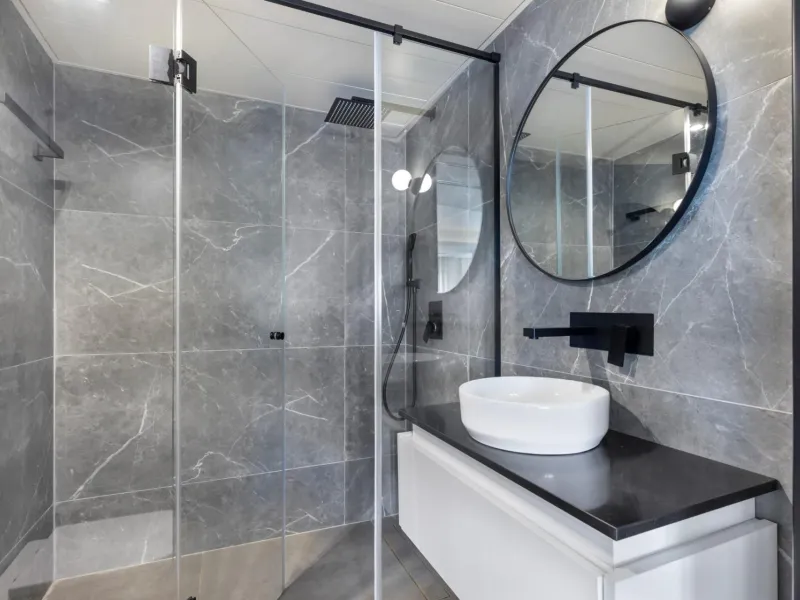 REFORMANDO APARTAMENTO EN EL CENTRO DE TORREVIEJA. 134 M2. 2 DORM. 2 BAÑOS.