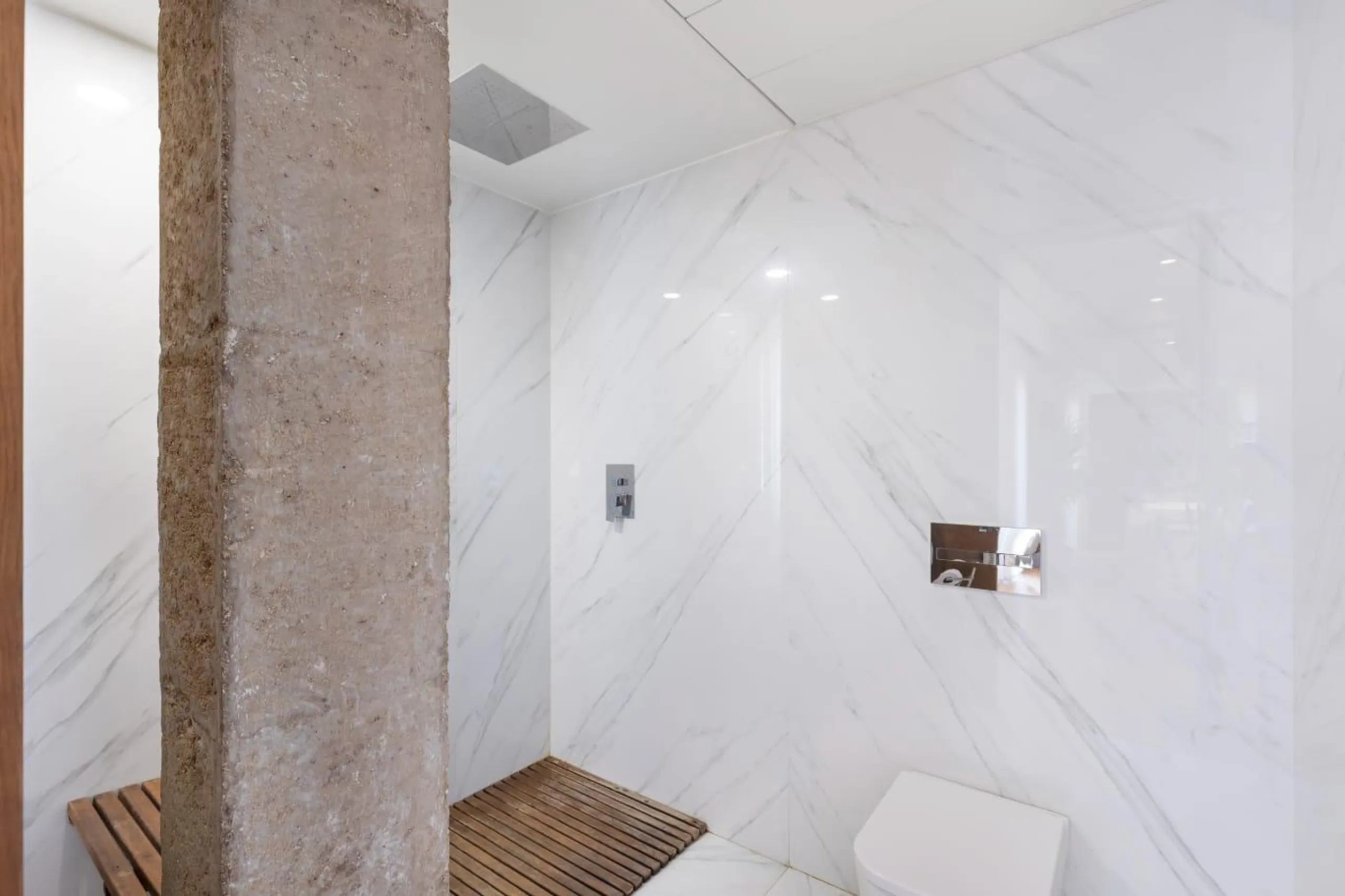 REFORMANDO APARTAMENTO EN EL CENTRO DE TORREVIEJA. 134 M2. 2 DORM. 2 BAÑOS.