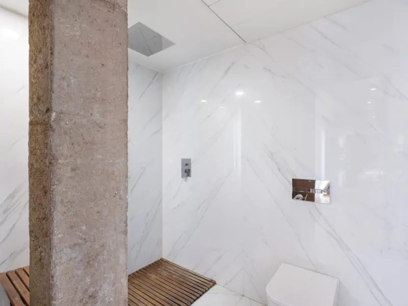 REFORMANDO APARTAMENTO EN EL CENTRO DE TORREVIEJA. 134 M2. 2 DORM. 2 BAÑOS.