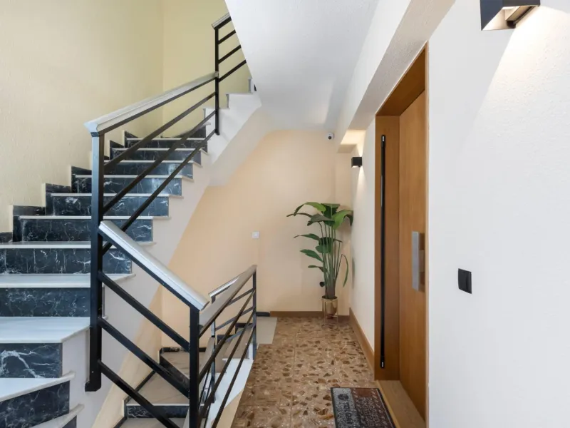 REFORMANDO APARTAMENTO EN EL CENTRO DE TORREVIEJA. 134 M2. 2 DORM. 2 BAÑOS.