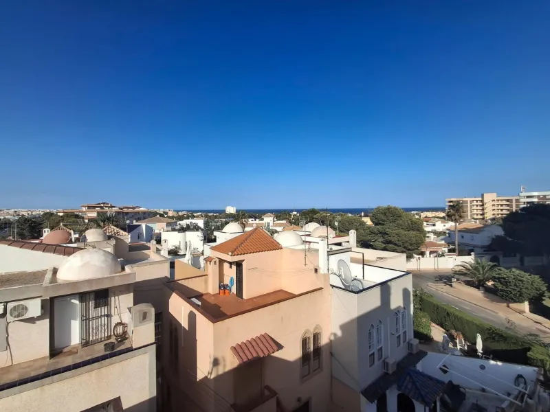 Espectacular Ático en La Zenia, Orihuela Costa - Vistas al Mar y a Pasos de la Playa
