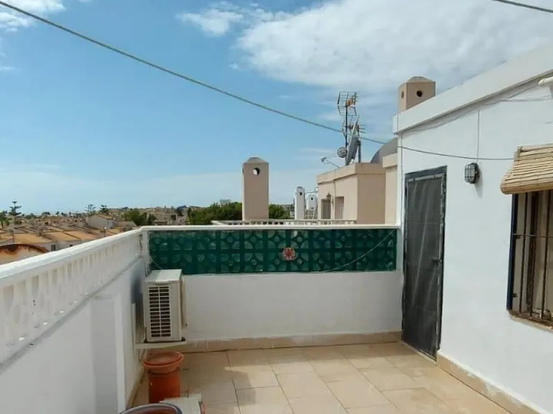 Espectacular Ático en La Zenia, Orihuela Costa - Vistas al Mar y a Pasos de la Playa