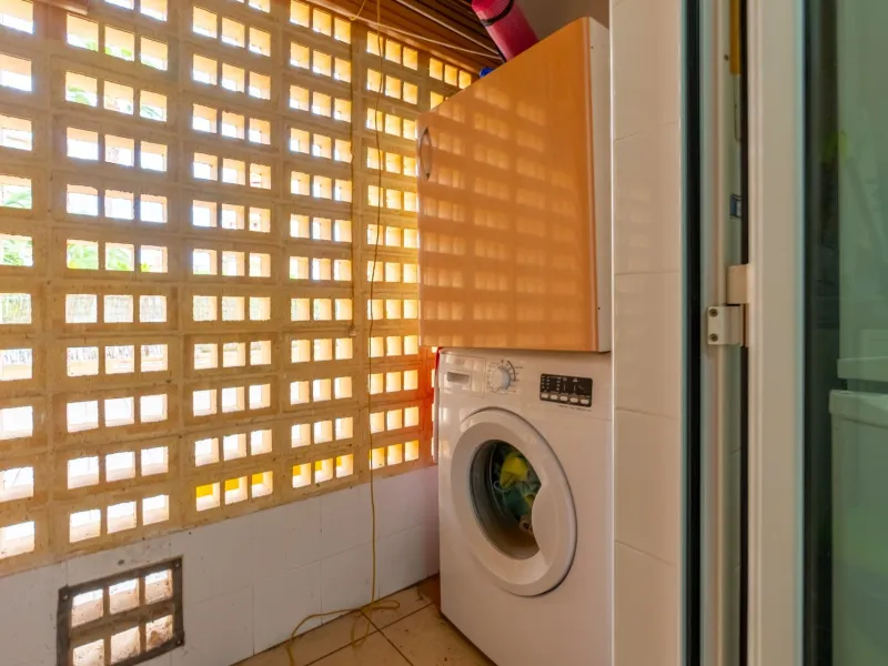 EXCELLENT GROUND FLOOR APARTMENT WITH OWN PLOT IN 100 STEPS FROM THE SEA