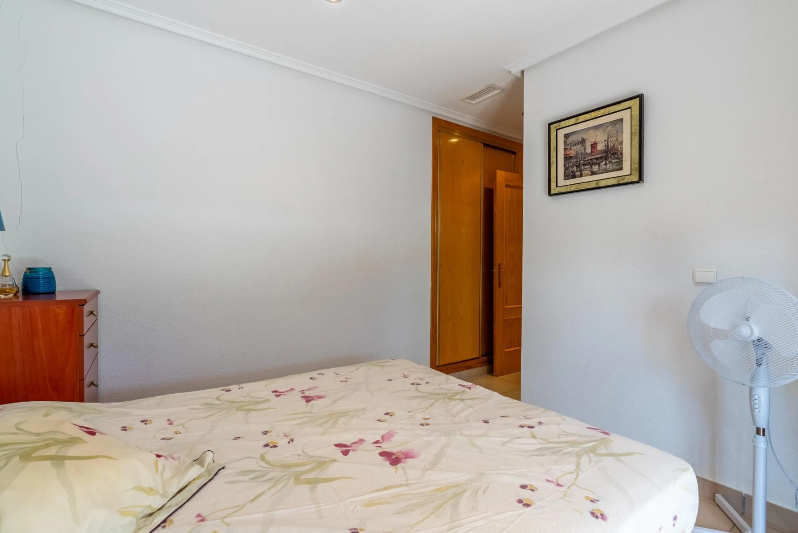 EXCELLENT GROUND FLOOR APARTMENT WITH OWN PLOT IN 100 STEPS FROM THE SEA