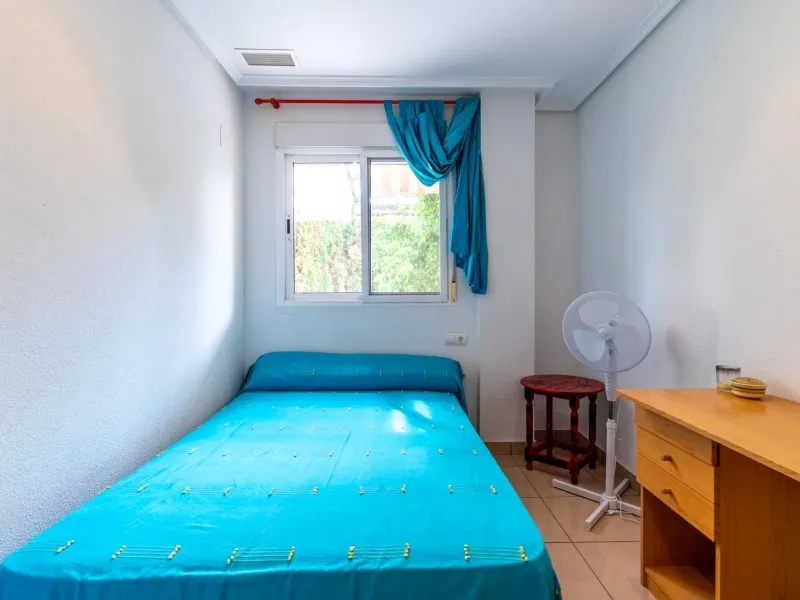 EXCELLENT GROUND FLOOR APARTMENT WITH OWN PLOT IN 100 STEPS FROM THE SEA