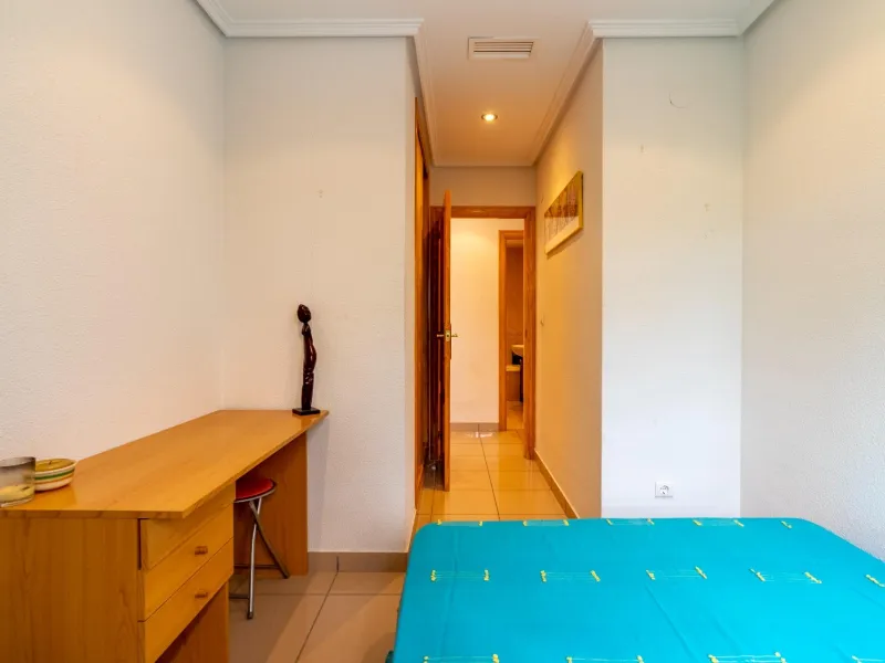 EXCELLENT GROUND FLOOR APARTMENT WITH OWN PLOT IN 100 STEPS FROM THE SEA
