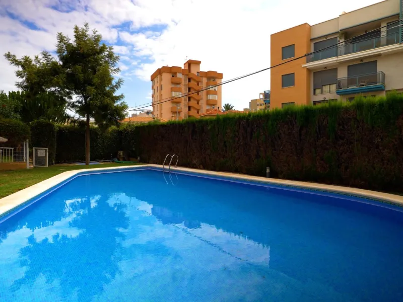 EXCELLENT GROUND FLOOR APARTMENT WITH OWN PLOT IN 100 STEPS FROM THE SEA
