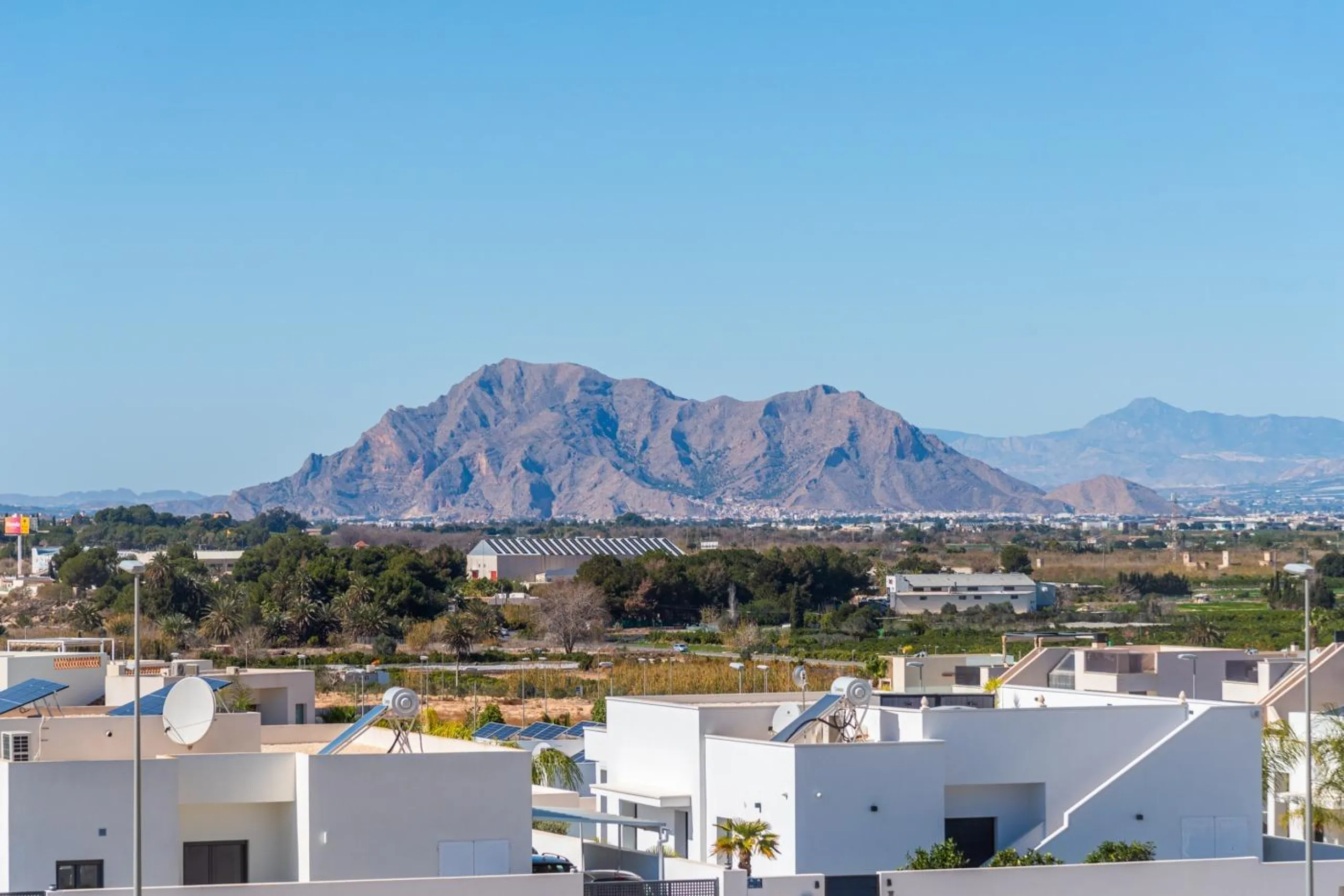OBRA NUEVA. RESIDENCIAL PRIVADA EN BENIJOFAR. 2 DORM. 2 BAÑOS. TERRAZA 16 M2. PISCINA.