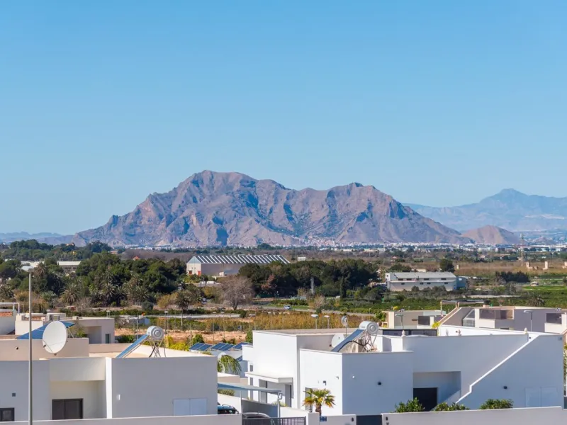 OBRA NUEVA. RESIDENCIAL PRIVADA EN BENIJOFAR. 2 DORM. 2 BAÑOS. TERRAZA 16 M2. PISCINA.