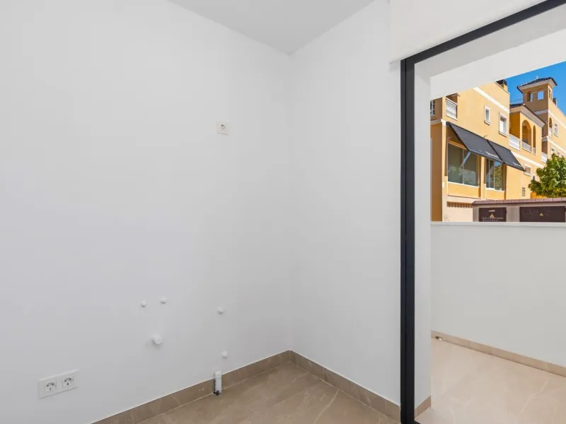 OBRA NUEVA. RESIDENCIAL PRIVADA EN BENIJOFAR. 2 DORM. 2 BAÑOS. TERRAZA 16 M2. PISCINA.
