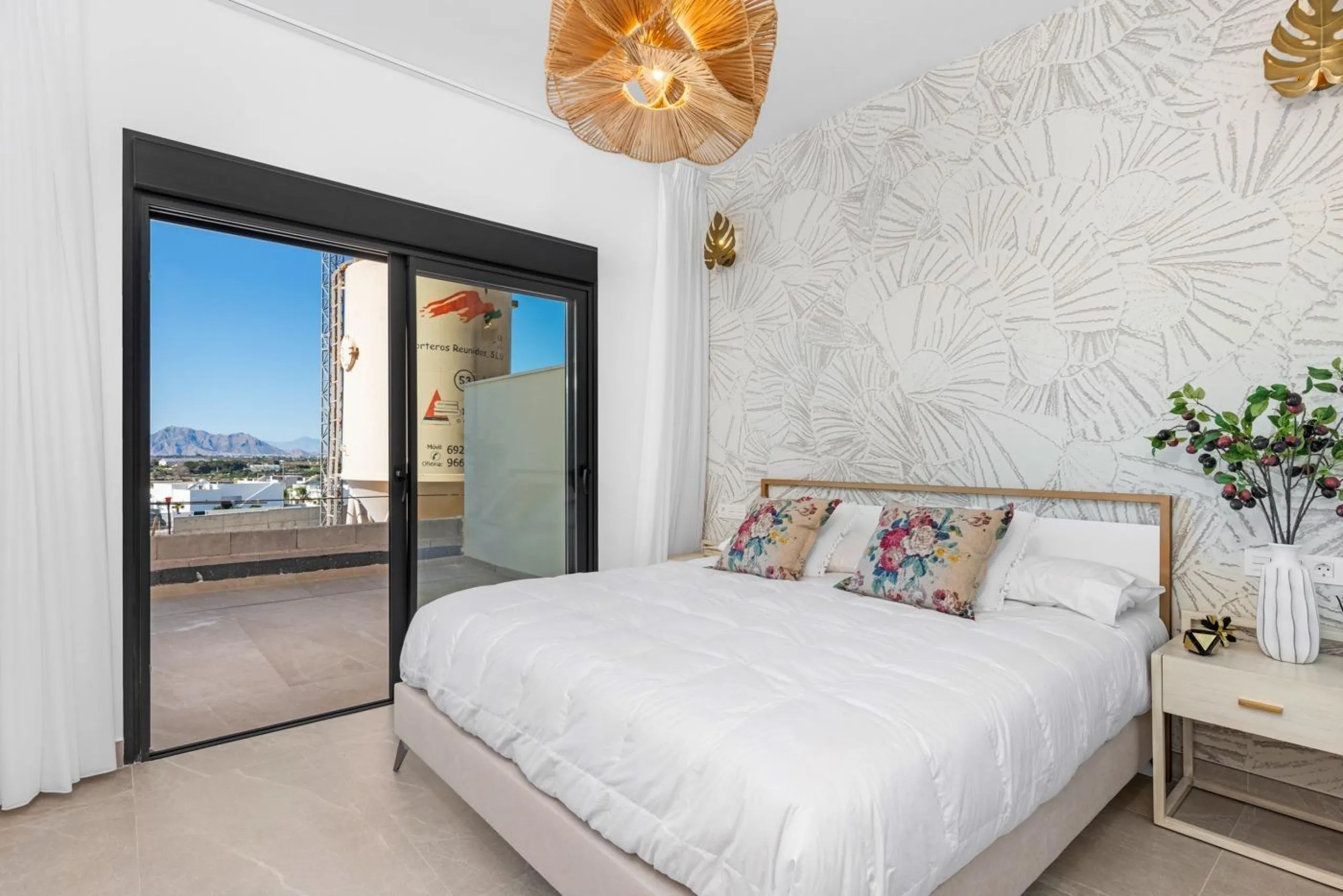 OBRA NUEVA. RESIDENCIAL PRIVADA EN BENIJOFAR. 2 DORM. 2 BAÑOS. TERRAZA 16 M2. PISCINA.
