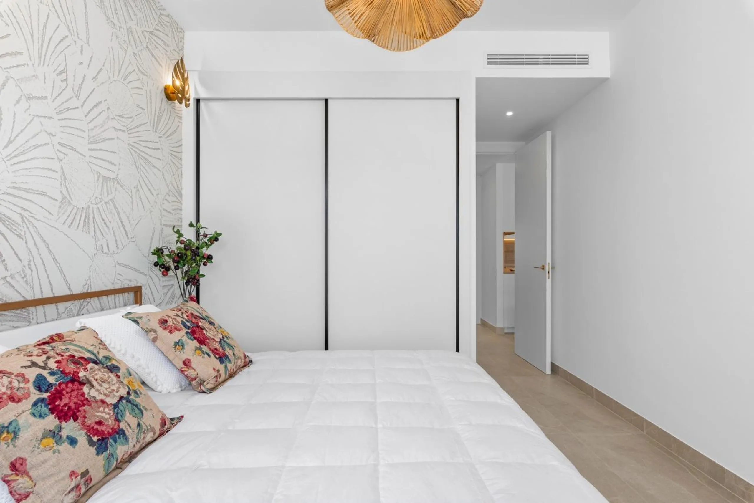 OBRA NUEVA. RESIDENCIAL PRIVADA EN BENIJOFAR. 2 DORM. 2 BAÑOS. TERRAZA 16 M2. PISCINA.